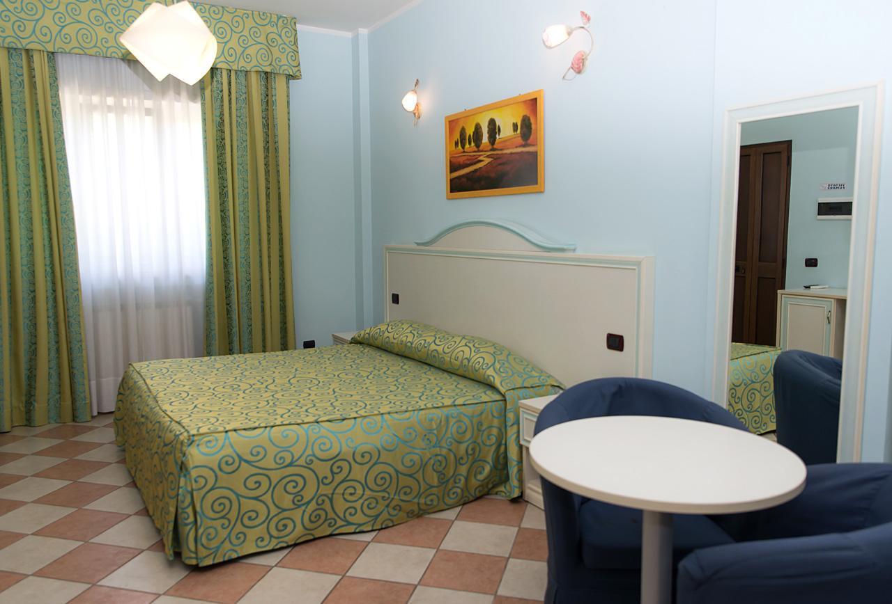 Hotel Villa Aurora Λατίνα Εξωτερικό φωτογραφία